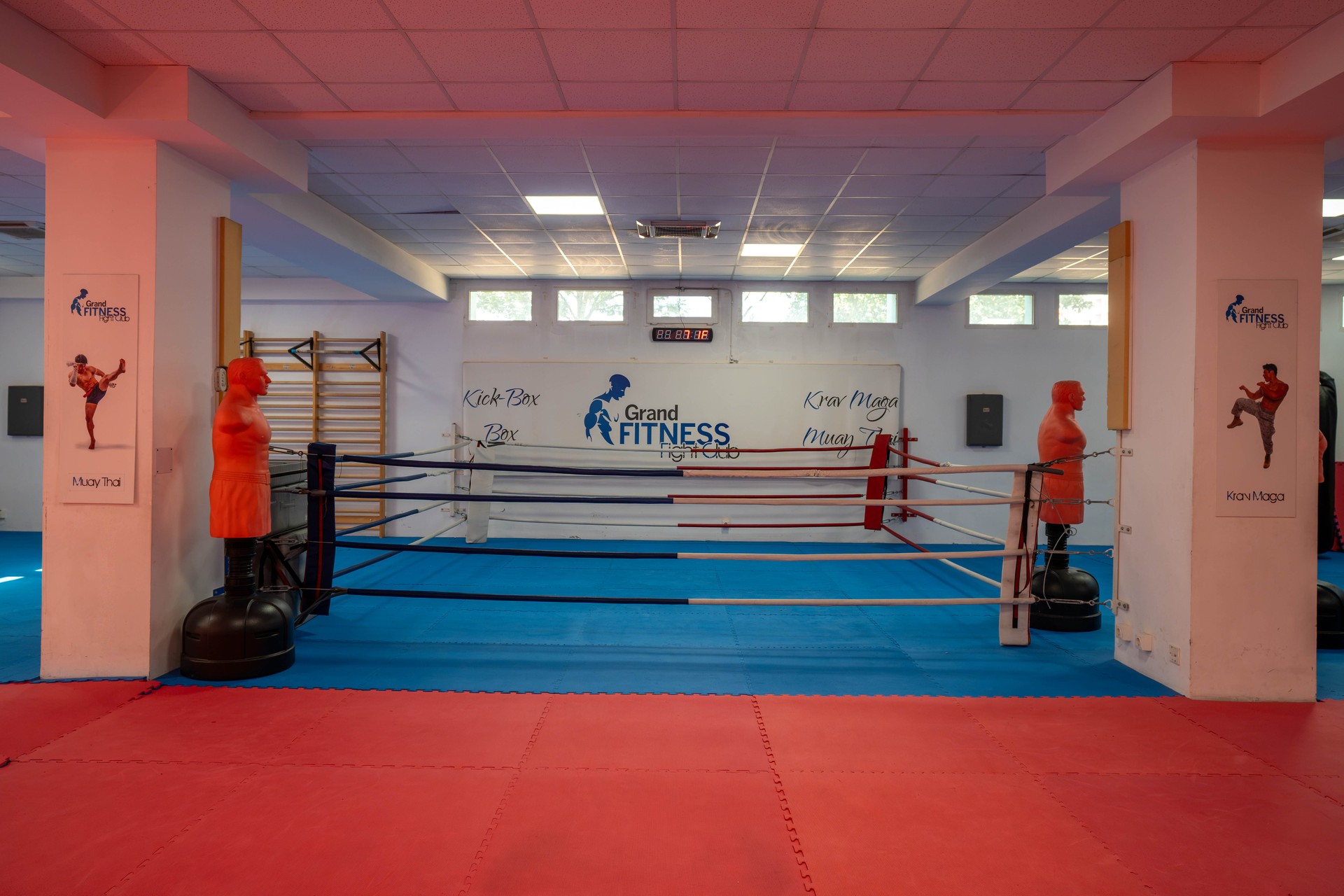 Ringul Grand Fitness Rulmentul pentru antrenamentele JR Boxing Academy Brașov